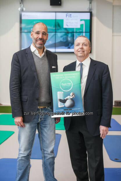 Martin Gruber (ÖSV-Teamarzt), Wolfgang Bonitz (Medical Director Novartis Pharma) : Novartis sorgt mit „Physio Vital“ auch im Winter für Bewegung : Fotocredit: Philipp Lipiarski, © Aussender (27.10.2016) 