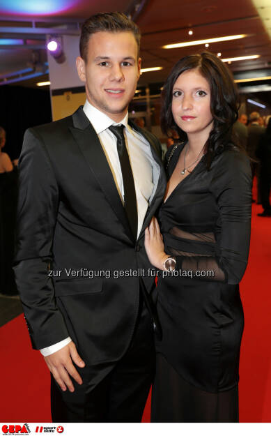 Louis Schaub (Rapid) and his girlfriend Photo: GEPA pictures/ Walter Luger (28.10.2016) 