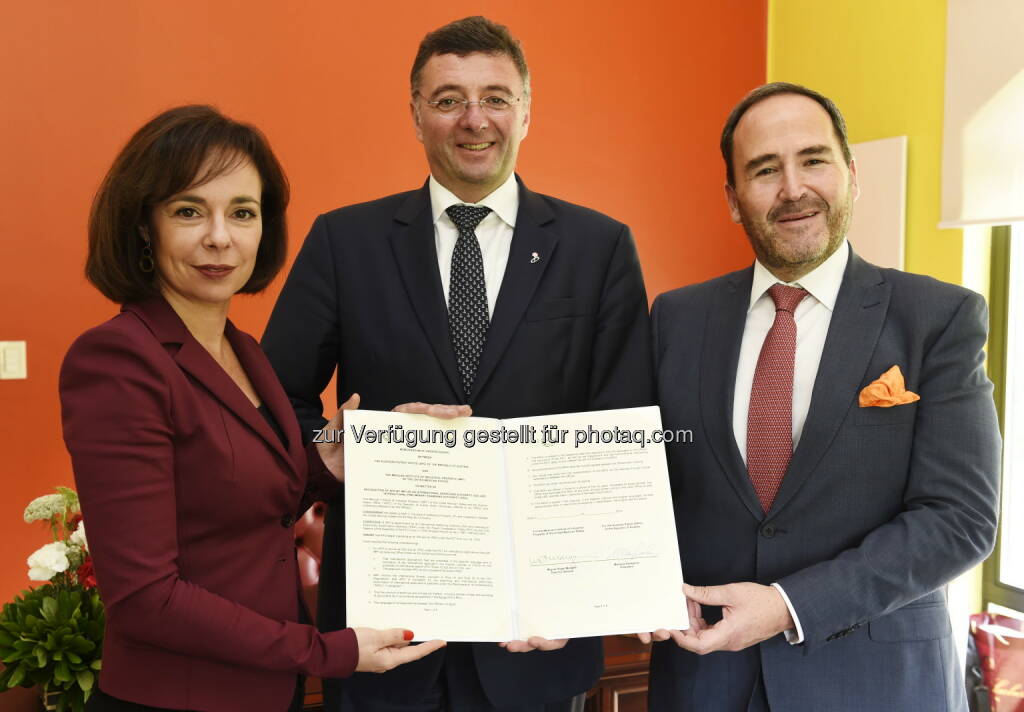 Mariana Karpova (Österr. Patentamt), Jörg Leichtfried (Infrastrukturminister), Miguel Angel Margain (IMPI) : Patentabkommen mit Mexiko: Schneller Schutz für österreichische Innovationen : Fotocredit: BMVIT/Thomas Jantzen, © Aussendung (31.10.2016) 