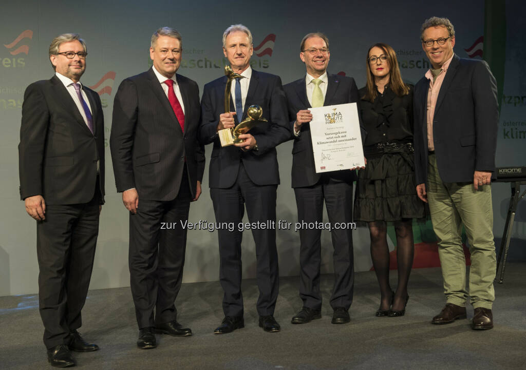 Alexander Wrabetz, Andrä Rupprechter, Heinz Behacker, Peter Eitzenberger, Dragana Bilic, Herbert Steinböck: VBV Vorsorgekasse AG: VBV – Vorsorgekasse gewinnt Österreichischen Klimaschutzpreis (C) ORF, © Aussendung (16.11.2016) 