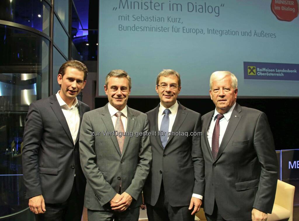 Außenminister Sebastian Kurz, RLB OÖ-Generaldirektor Heinrich Schaller, IV OÖ-Präs. Axel Greiner, RLB OÖ-Aufsichtsratspräsident Jakob Auer: Außenminister Sebastian Kurz in der Raiffeisenlandesbank OÖ (C) RLB OÖ/Strobl
, © Aussender (17.11.2016) 