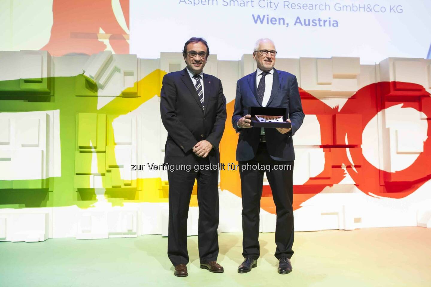 Josep Rull, Katalonischer Minister für Landschaft und Nachhaltigkeit, Reinhard Brehmer, Geschäftsführer Aspern Smart City Research  - Aspern Smart City Research Gmbh & Co KG (ASCR): Projekt aus Wien gewinnt World Smart City Award (Foto: Fira de Barcelona)