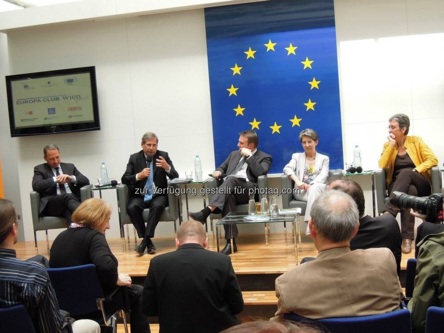 Andreas Schieder (Staatssekretär, BMF), Johannes Hahn (EU-Kommissar für Regionalpolitik), Meinrad Knapp (ATV, Moderator), Barbara Prammer (Präsidentin des österreichischen Nationalrats), Ulrike Lunacek (Europaabgeordnete)
