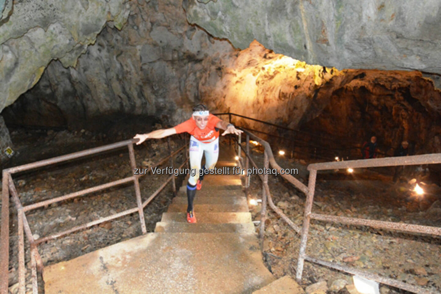 Rolf Majcen, Höhle, bergauf