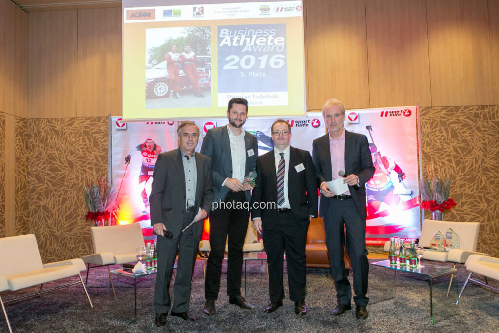 Hans Huber, Damian Izdebski (techbold technology group, 3. Platz Business Athlete Award 2016), Gregor Rosinger (Rosinger Group), Christian Drastil (BSN), © Martina Draper/photaq (06.12.2016) 