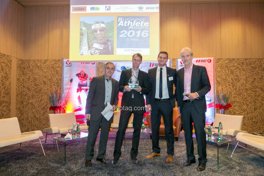 Hans Huber, Rolf Majcen (FTC, 2. Platz Business Athlete Award 2016), Lukas Scherzenlehner (Cleen Energy), Christian Drastil (BSN), © Martina Draper/photaq (06.12.2016) 