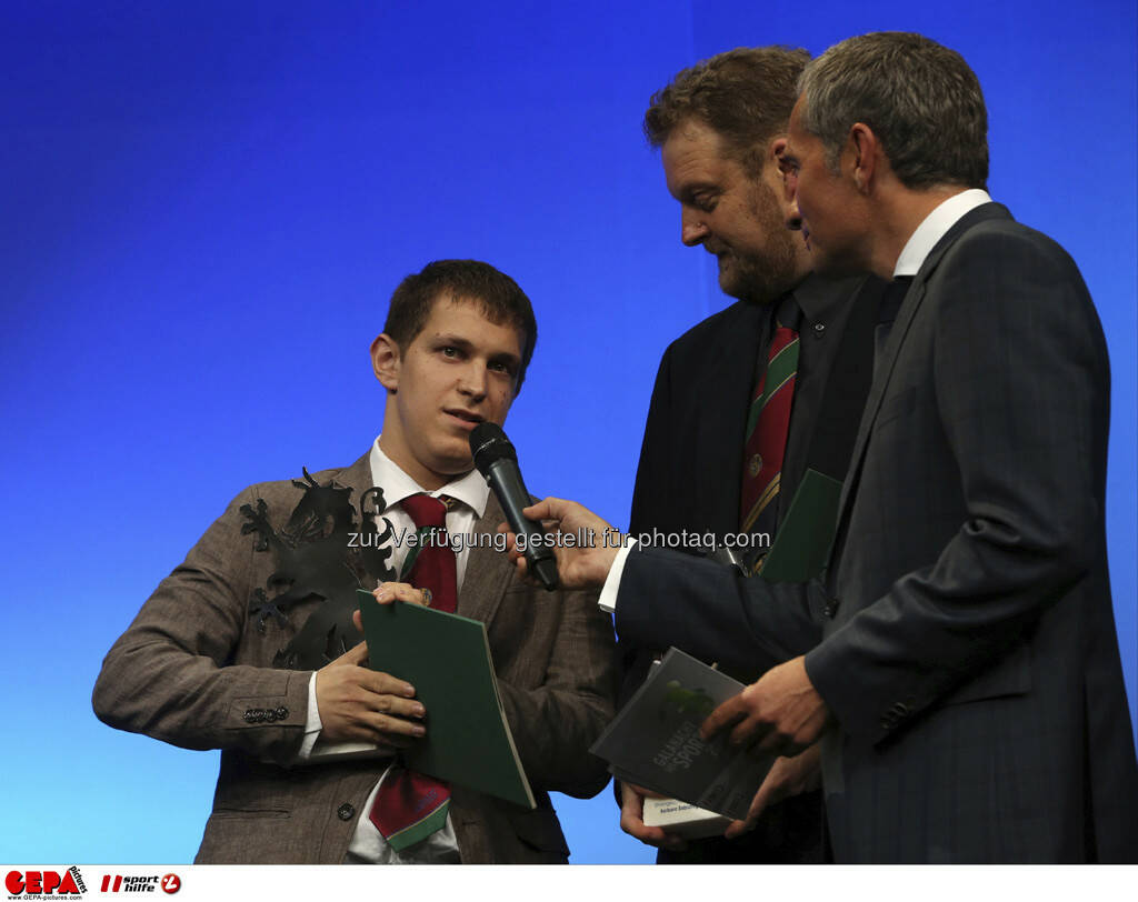 Emanuel Kern (AUT) mit Begleitung und Moderator Rainer Pariasek, Foto: GEPA pictures/ Markus Oberlaender (08.05.2013) 