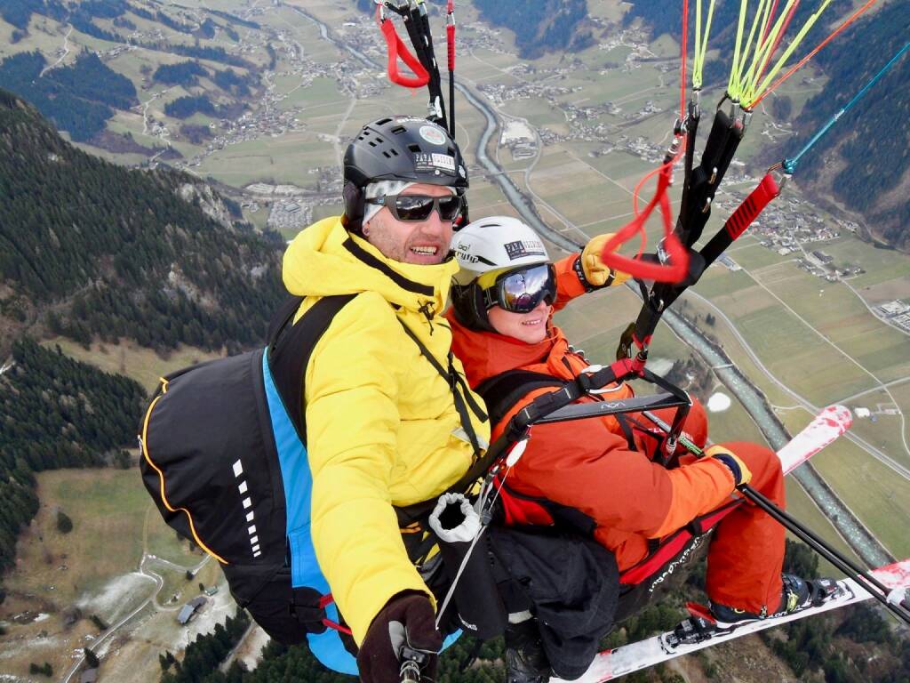 Matthias Stelzmüller - Nominierung: Mein Sportschnappschuss des Jahres in Mayrhofen! Von einem Skigebiet ins andere, ohne die Ski abzuschnallen! ;) Voten und/oder auch sich selbst nominieren unter http://www.facebook.com/groups/Sportsblogged (26.12.2016) 