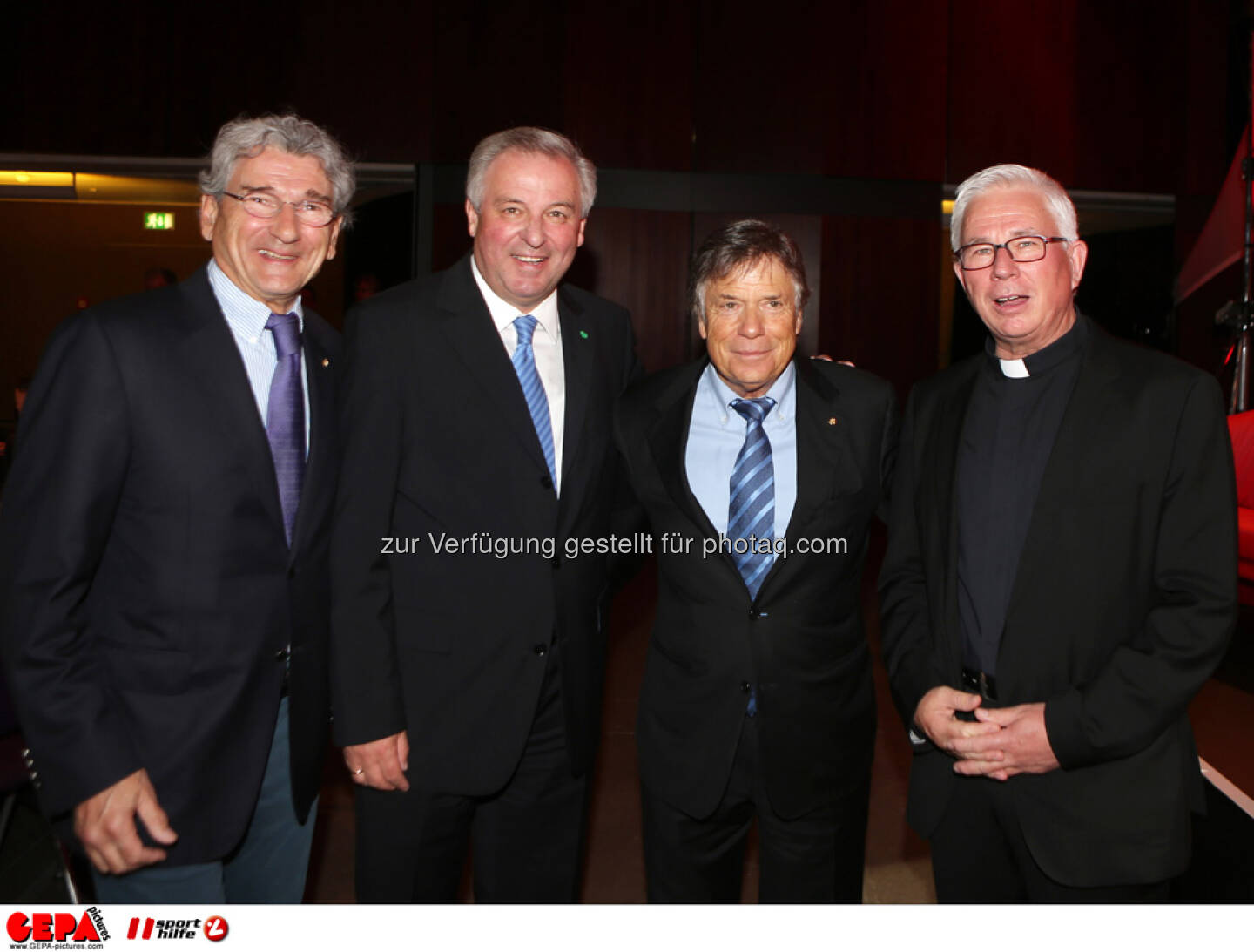 Generalsekretaer Klaus Leistner (OESV), Landeshauptmann-Stellvertreter Hermann Schuetzenhoefer, Praesident Peter Schroecksnadel (OESV) und Weihbischof Franz Lackner, Foto: GEPA pictures/ Markus Oberlaender