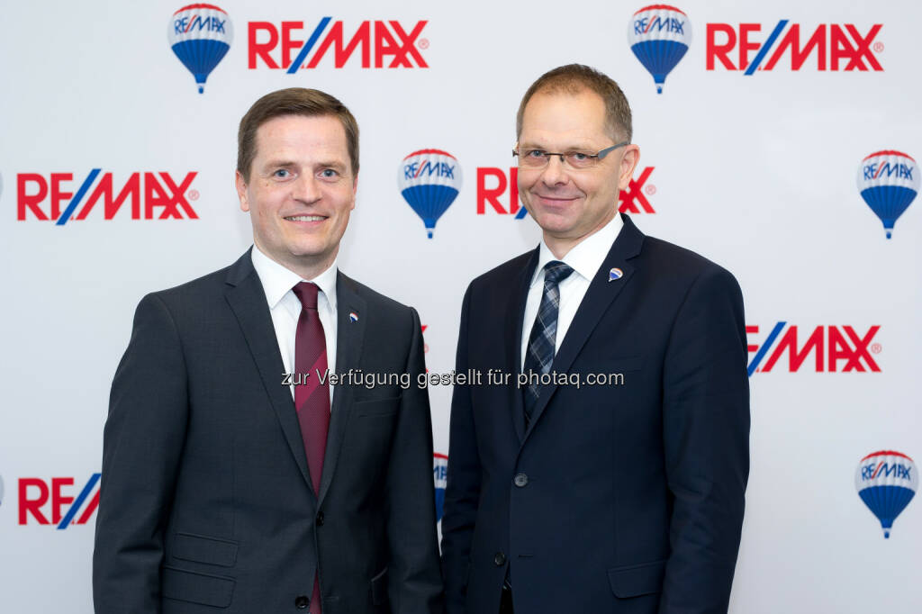 Bernhard Reikersdorfer, Geschäftsführung Remax Austria und Anton Nenning, Managing Director Remax Austria - Remax: Immobilienmarkt 2017: Preise in Ballungszentren steigen spürbar (Bild: RE/MAX/APA-Fotoservice/Hörmandinger), © Aussender (03.01.2017) 