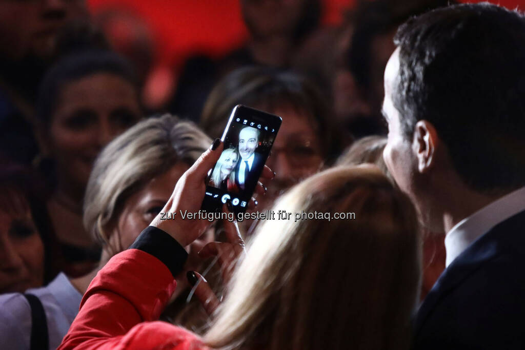 Rede von Christian Kern (SPÖ) in der Messehalle in Wels, Selfie (Bild: SPÖ), © SPÖ Presse und Kommunikation (13.01.2017) 