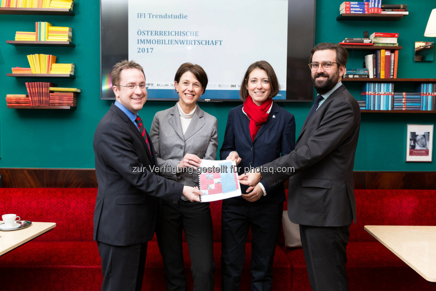 Philipp Kaufmann (ÖGNI Gründungspräsident), Birgit Trofer (ImmoABS Präsidentin), Georg Flödl (ÖVI Präsident), Carmen Dilch (RICS stv. Vorsitzende): Österreichische Gesellschaft f. Nachhaltige Immobilienwirtschaft: Immobilienwirtschaft fordert mehr steuerliche Anreize und mehr Rechtssicherheit (C) cityfoto.at