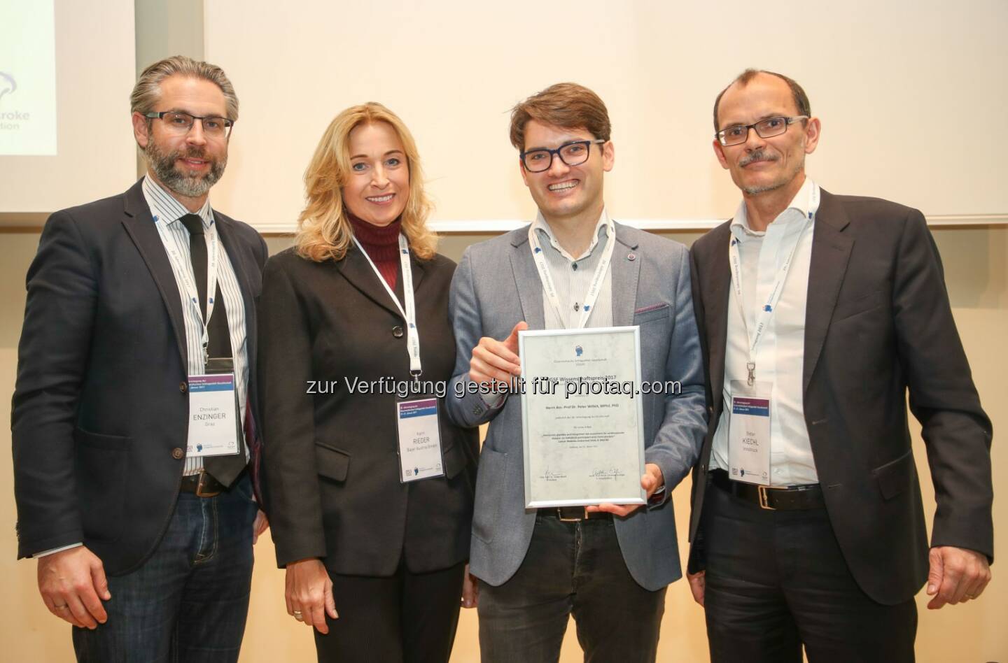 Christian Enzinger (Ögsf), Karin Rieger (Business Unit Head General Medicine - Bayer Austria), Preisträger Peter Willeit und Stefan Kiechl (Präsident Ögsf): Bayer Austria Ges.m.b.H.: Bayer Austria stiftet Wissenschaftspreis der Österreichischen Schlaganfall-Gesellschaft (Ögsf) (C) Bayer Austria/APA-Fotoservice/Neumayr
