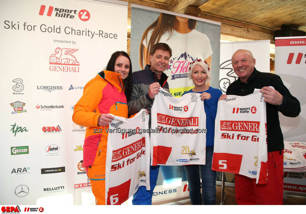 Ski for Gold Charity Race. Image shows Daniela Schuster, managing director Harald Bauer (Sporthilfe), Heather Mills and David Zwilling. Photo: GEPA pictures/ Harald Steiner (26.01.2017) 