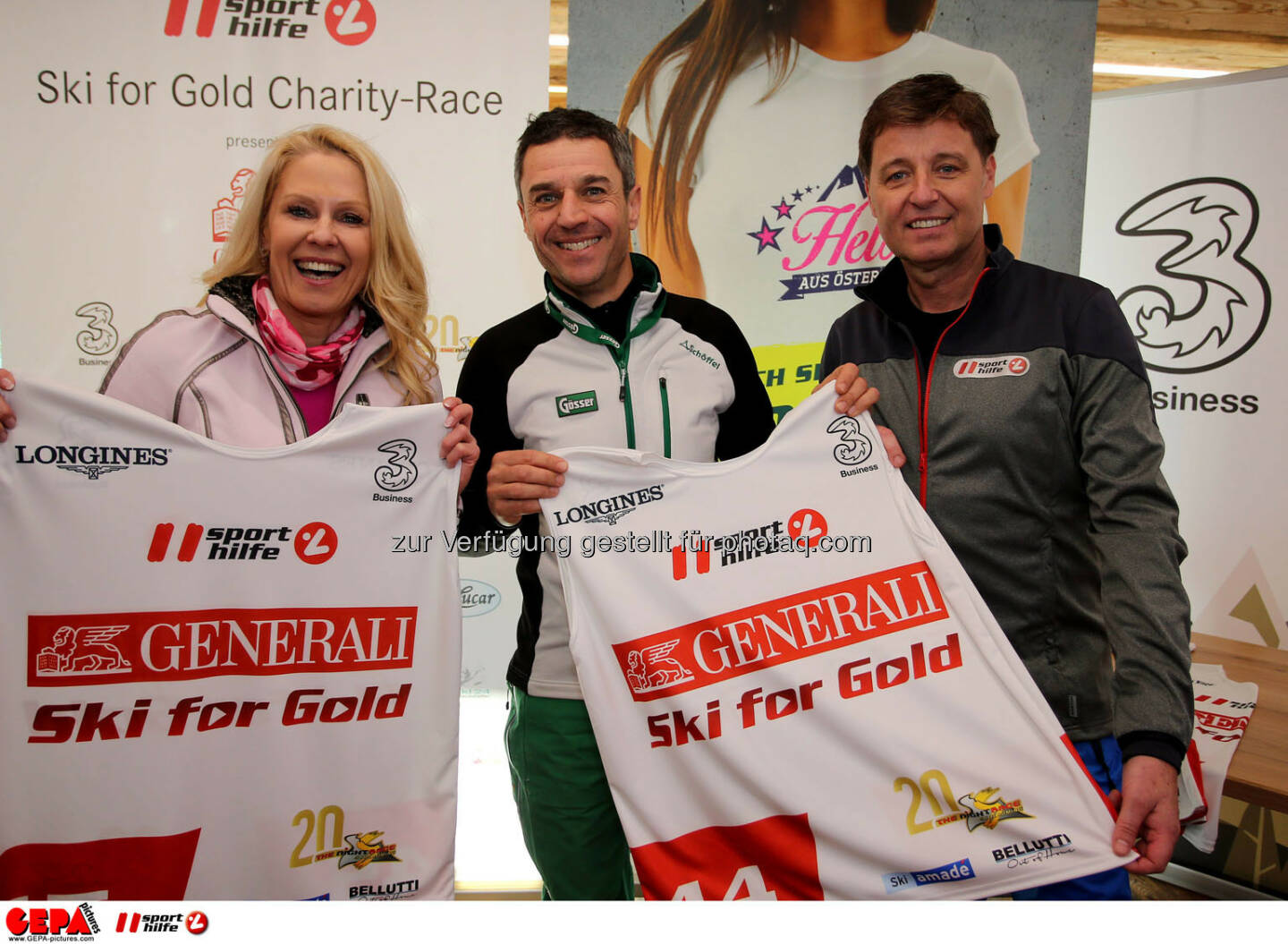 Ski for Gold Charity Race. Image shows Ulrike Kriegler, Thomas Reisenberger and managing director Harald Bauer (Sporthilfe). Photo: GEPA pictures/ Daniel Goetzhaber