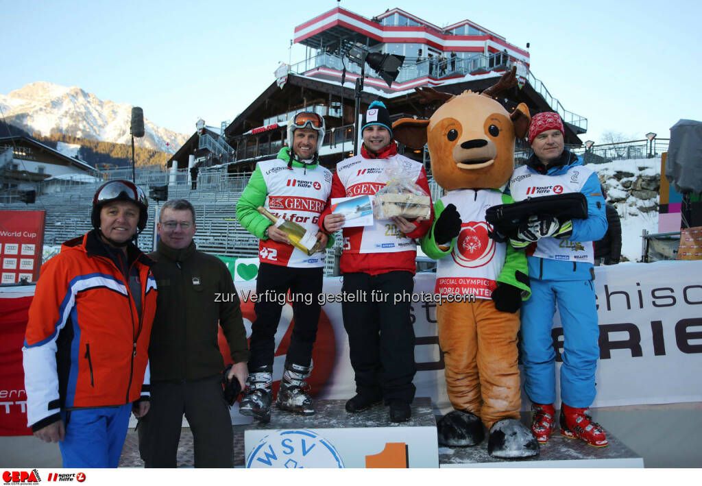 Ski for Gold Charity Race. Image shows managing director Harald Bauer (Sporthilfe), Hannes Zeichen, Thomas Praxmarer, Gilbert Thoeress and maskot Luis. Keywords: Special Olympics World Winter Games, SOWWG Austria 2017 preview. Photo: GEPA pictures/ Daniel Goetzhaber (26.01.2017) 