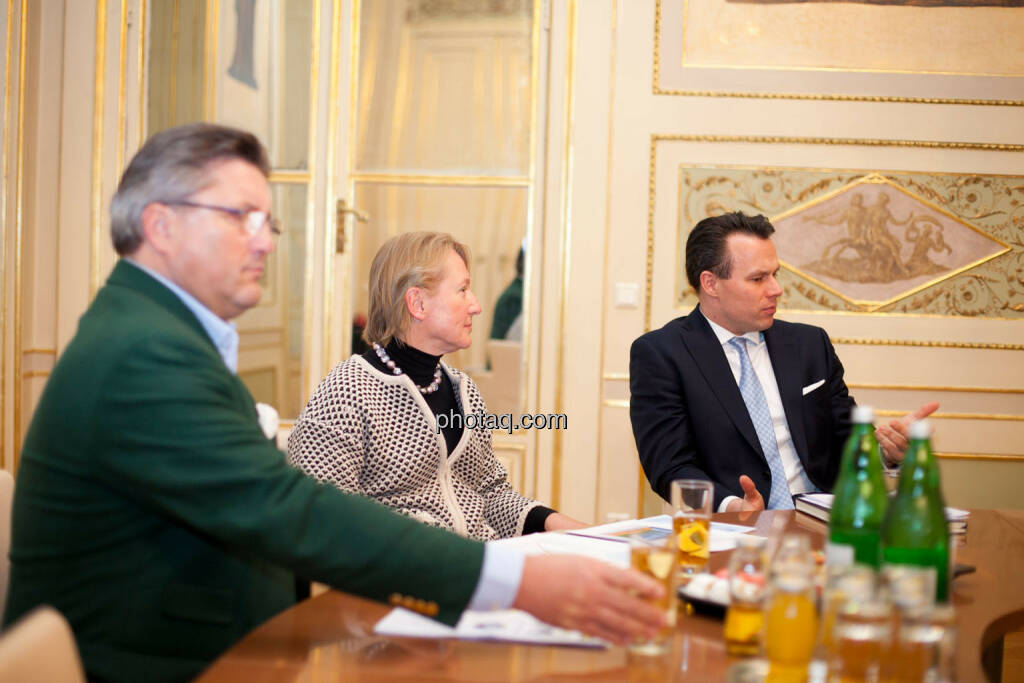 Karl-Heinz Strauss (Porr), Heike Arbter (RCB), Christoph Boschan (Wiener Börse), © Michaela Mejta (02.02.2017) 