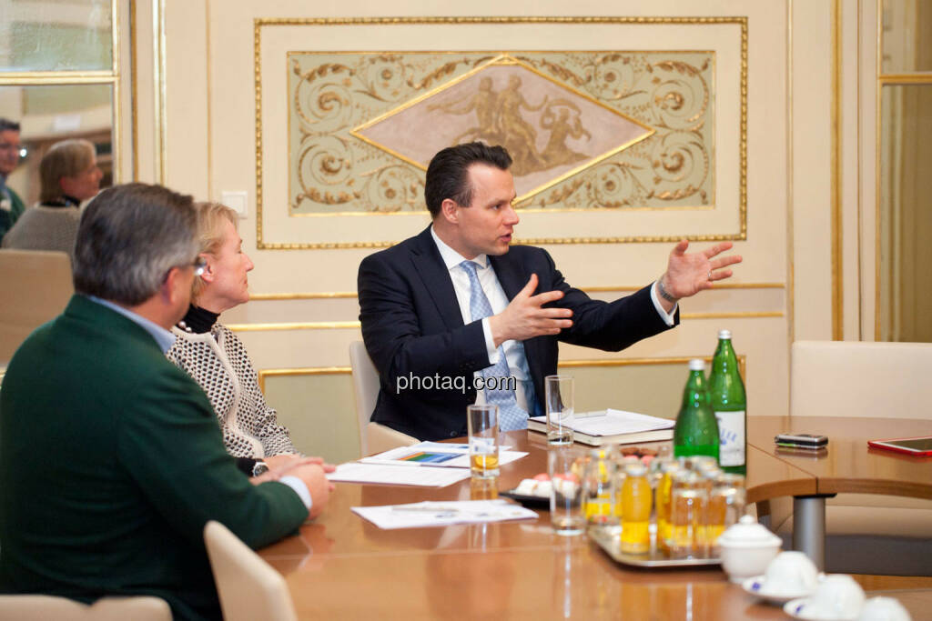 Karl-Heinz Strauss (Porr), Heike Arbter (RCB), Christoph Boschan (Wiener Börse), © Michaela Mejta (02.02.2017) 