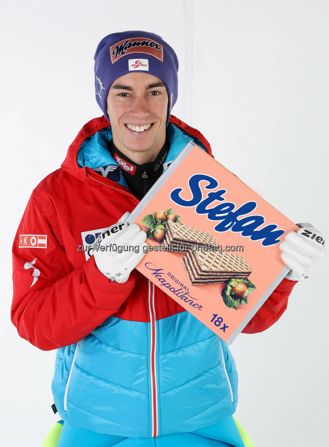 Manner Skispringer Stefan Kraft mit personalisierter Schnitte - Josef Manner & Comp. AG: Es gibt sie wieder: die individualisierbare Schnitte! (Fotocredit: Manner/GEPA)