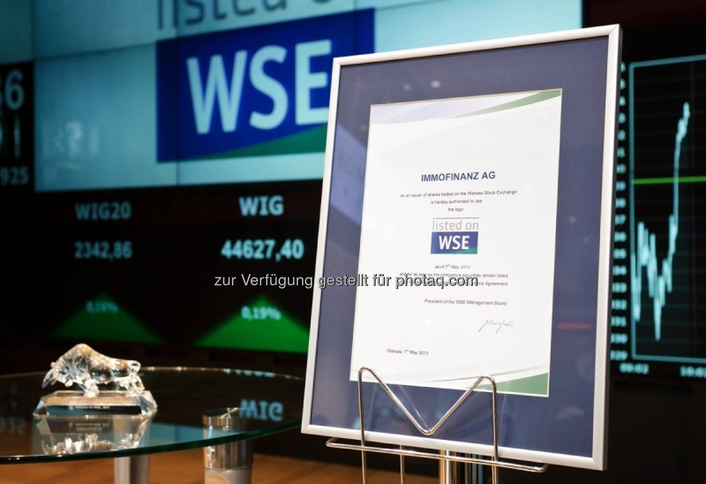 Bilder zum Immofinanz-Comeback in Warschau - http://blog.immofinanz.com/de/2013/05/10/immofinanz-in-warschau-ringing-the-bell-und-der-boersenbulle/