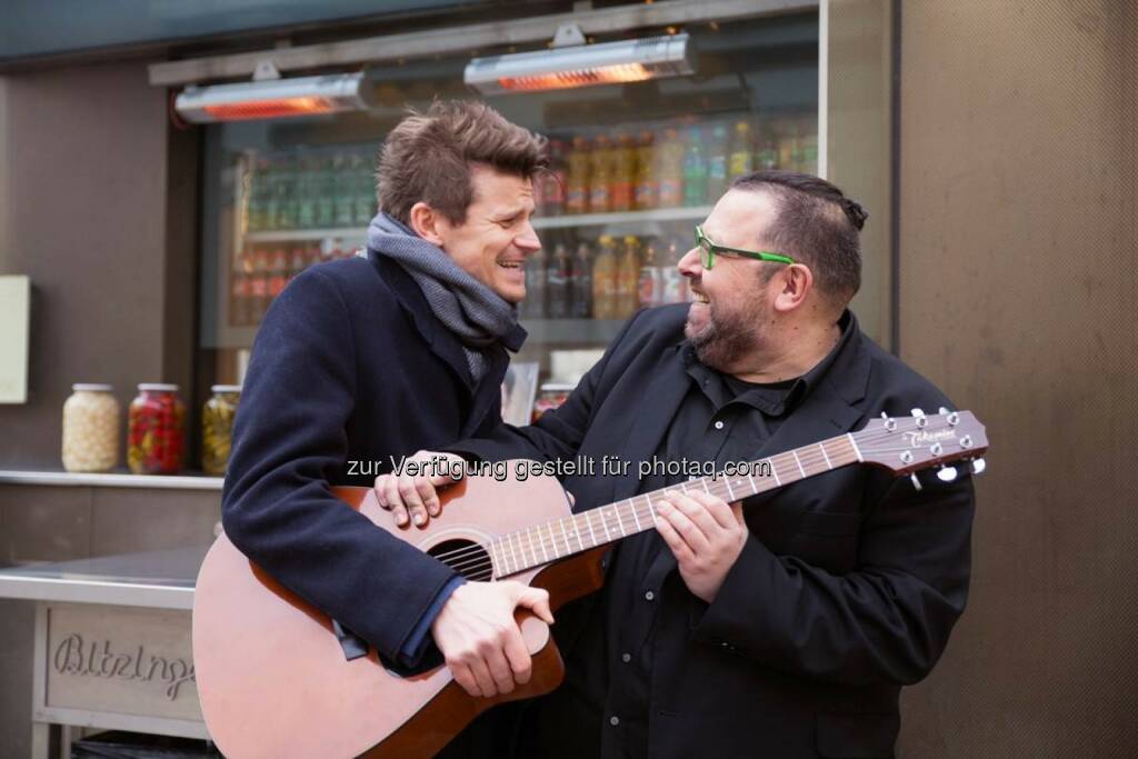 Norbert Schneider und Thomas Netopilik - W24 - das Wiener Stadtfernsehen: Es geht wieder um die Wurst. W24 und die bz-Wiener Bezirkszeitung servieren geschmackvolle Interviews mit „Senf oder Ketchup?“ (Fotocredit:W24), © Aussender (15.02.2017) 