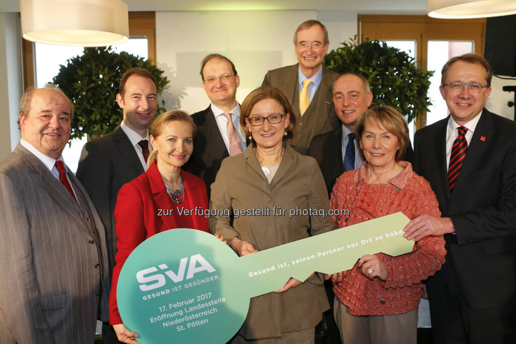 Wilhelm Turecek, Mario Pulker, Ulrike Rabmer-Koller, Alexander Herzog, Johanna Mikl-Leitner, Christoph Leitl, Matthias Adl, Sonja Zwazl und Matthias Stadler - Sozialversicherungsanstalt der gewerblichen Wirtschaft: SVA eröffnet neue NÖ Landesstelle in St. Pölten (Fotocredit: SVA der gewerblichen Wirtschaft/APA-Fotoservice/Bollwein), © Aussendung (17.02.2017) 