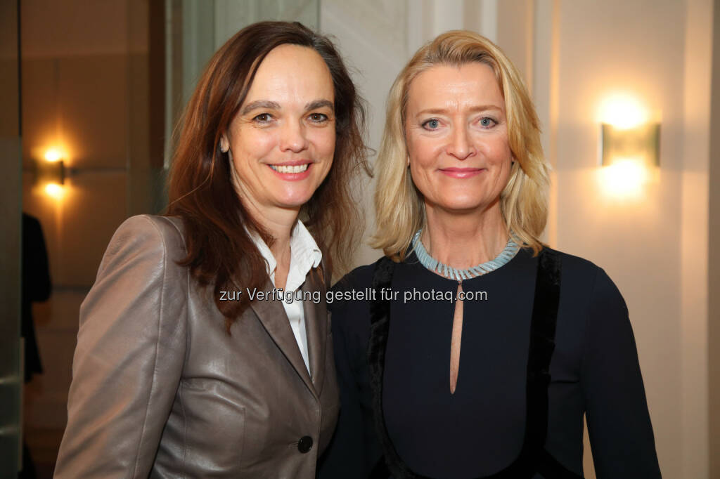 Sonja Hammerschmid (Bundesministerin für Bildung) und Johanna Rachinger (Generaldirektorin der Österreichischen Nationalbibliothek) - Österreichische Nationalbibliothek: Eröffnung der Ausstellung Maria Theresia. Habsburgs mächtigste Frau in der Österreichischen Nationalbibliothek. (Fotocredit: Österreichische Nationalbibliothek/APA-Fotoservice/Schedl), © Aussender (20.02.2017) 