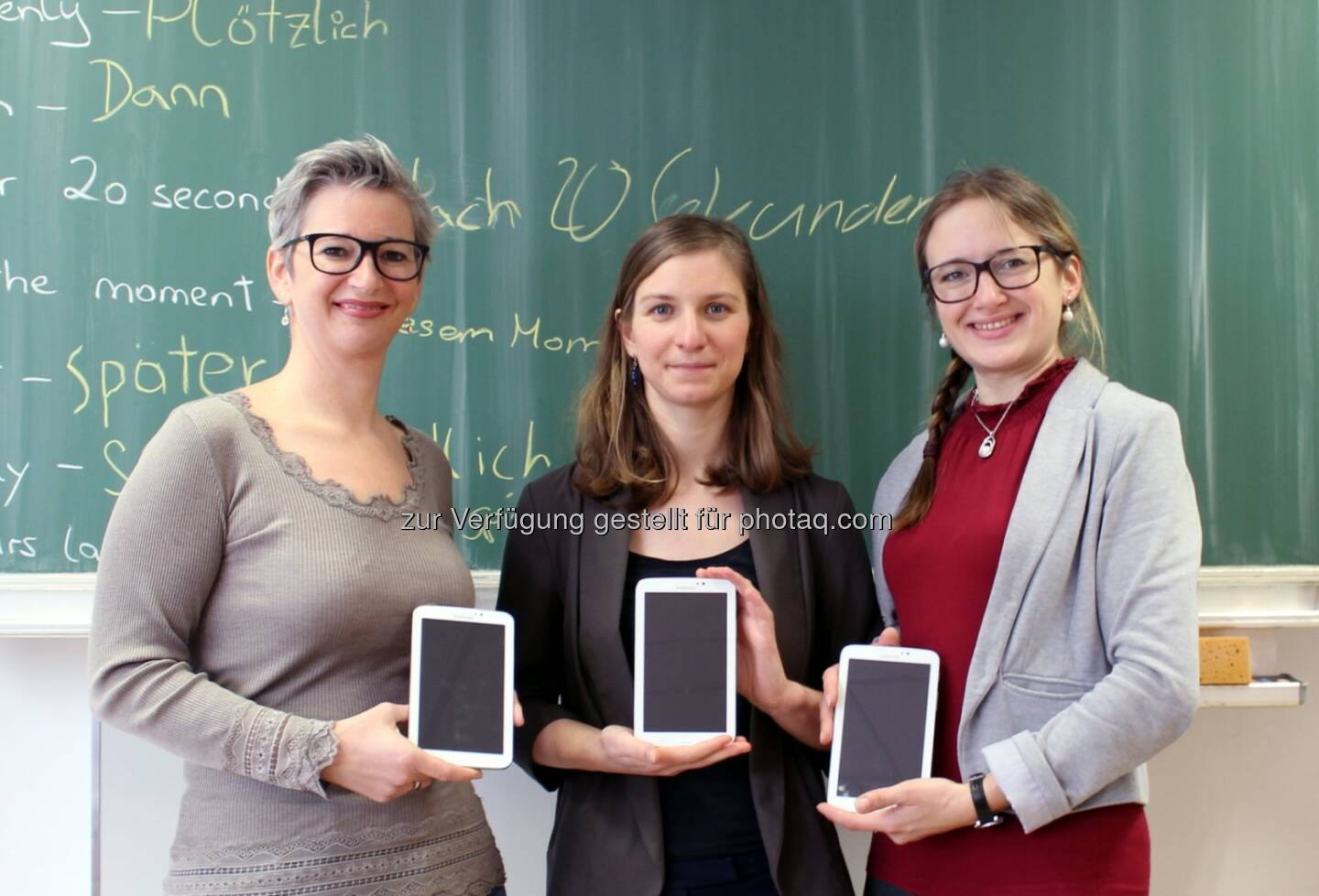Übergabe der Samsung-Tablets an Fellows von Teach For Austria - Teach For Austria gemeinnützige GmbH: Digitale Bildung forcieren: 30 Samsung-Tablets für Teach For Austria (Fotocredit: Teach For Austria)