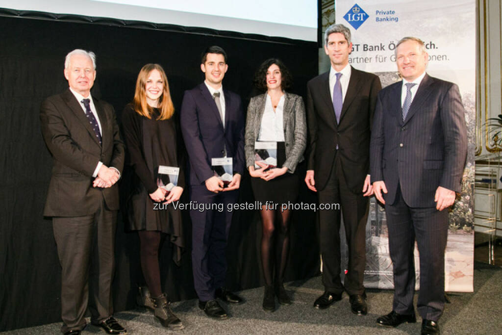 S.D. Prinz Philipp von und zu Liechtenstein, Elisabeth Woditschka, Gerald Gartner, Stefanie Kompatscher, Dietmar Baumgartner (Co-CEO LGT Bank Österreich), Meinhard Platzer (Co-CEO LGT Bank Österreich) -  Drei junge Wirtschaftsjournalisten wurden am 21. Februar im Stadtpalais Liechtenstein in Wien mit dem LGT Medienpreis 2017 für hochwertige Wirtschaftsberichterstattung ausgezeichnet. S.D.
Prinz Philipp von und zu Liechtenstein , Chairman LGT, überreichte die Preise an die von einer unabhängigen Fachjury ausgezeichneten Gewinner. Der Siegerpreis ging an Elisabeth Woditschka – Forbes, mit je einem Anerkennungspreis wurden Stefanie Kompatscher – die Presse und  das Autorenduo Gerald Gartner/Markus Hametner ausgezeichnet. (Fotocredit: LGT Bank Österreich), © Aussendung (22.02.2017) 