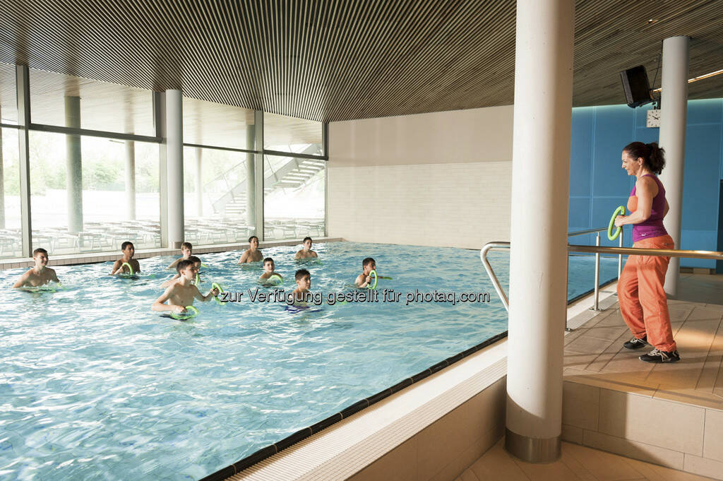 Therme Wien - Schwimmbecken, Trainerin, © Gerry Rohrmoser/Therme Wien (13.05.2013)