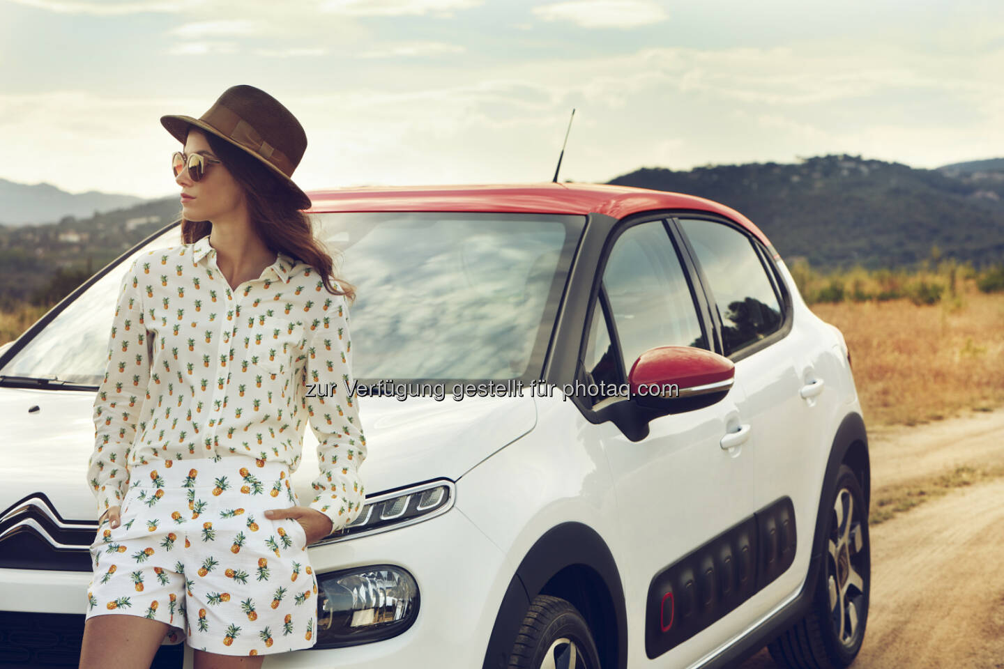 Neuer Citroën C3 - Peugeot Austria GmbH: 4 Jahre und 1 Monat verbringen wir im Laufe des Lebens im Auto - und haben 4 mal Sex darin (Fotocredit: Copyright Susanne STEMMER @ Continental Productions)