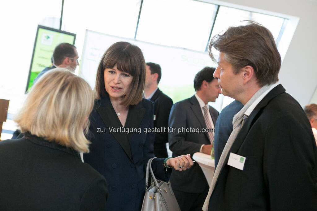 Birigit Kuras (Wiener Börse), Robert Gillinger (BE), © Martina Draper für BE / finanzmarktfoto.at (14.05.2013) 