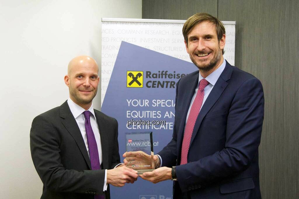 Christoph Moser (Weber & Co.), Martin Kreiner (RCB) - Number One Awards 2016 - Grösster Specialist Market Maker RCB, © photaq/Martina Draper (01.03.2017) 