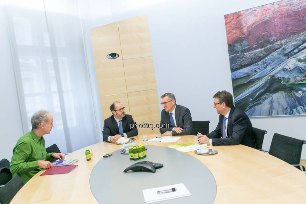 Christian Drastil (BSN), Paul Severin (Erste Asset Management, ÖVFA), Robert Ottel (voestalpine, Aktienforum), Harald Hagenauer (Österreichische Post, C.I.R.A.), © Martina Draper/photaq (03.03.2017) 