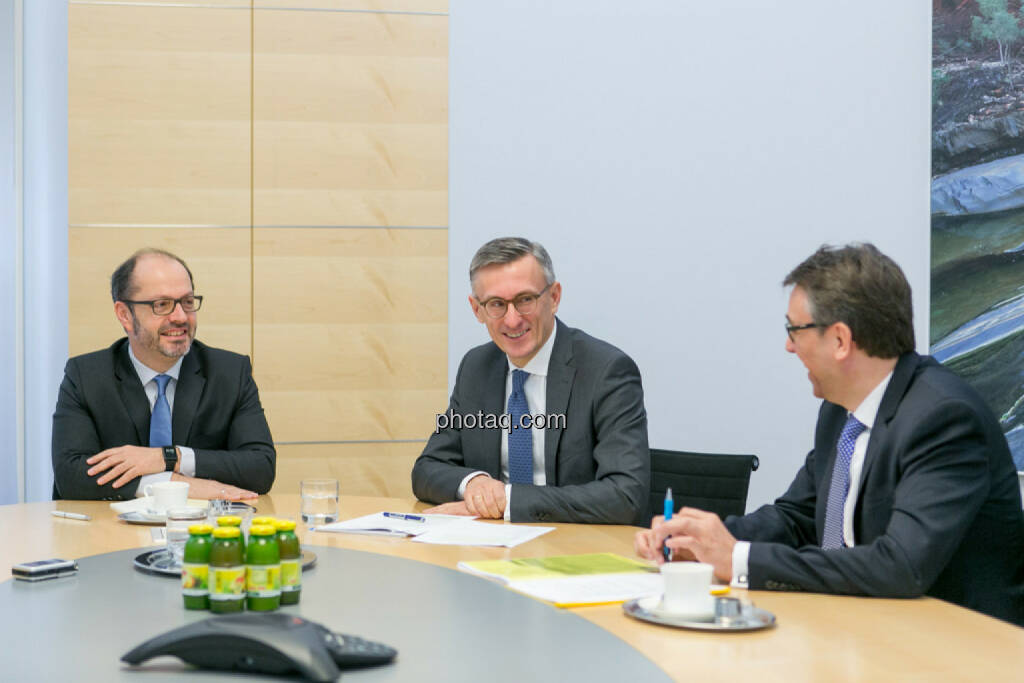Paul Severin (Erste Asset Management, ÖVFA), Robert Ottel (voestalpine, Aktienforum), Harald Hagenauer (Österreichische Post, C.I.R.A.), © Martina Draper/photaq (03.03.2017) 