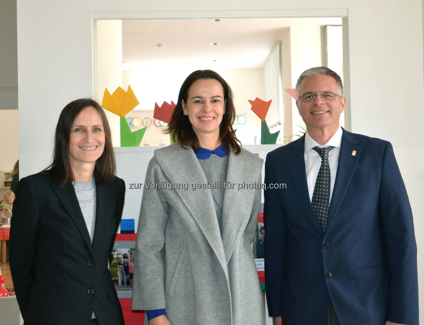 Susanna Haas, MA, pädagogische Leiterin St. Nikolausstiftung, Dr. Sophie Karmasin, Bundesministerin und Mag. Elmar Walter, Geschäftsführer St. Nikolausstiftung - St. Nikolausstiftung: Bundesministerin Karmasin besucht Kindergärten der St. Nikolausstiftung (Fotocredit: St. Nikolausstiftung)