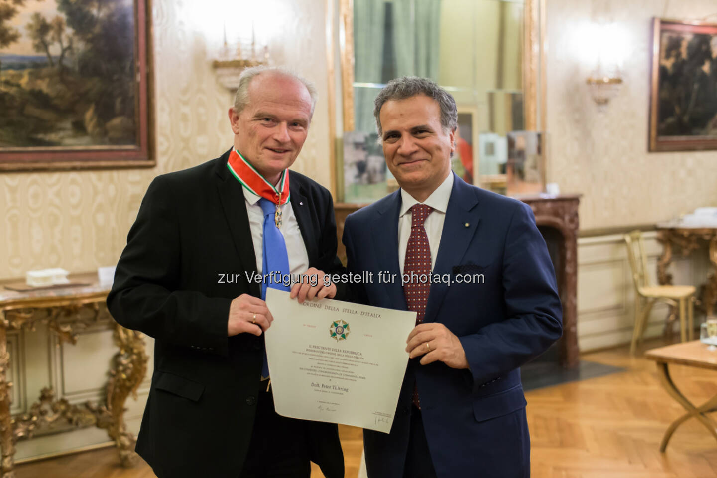 Dr. Peter Thirring und S.E.Giorgio Marrapodi - Donau Versicherung AG Vienna Insurance Group: Hoher Orden der Republik Italien für Dr. Peter Thirring (Fotocredit: DONAU Versicherung)