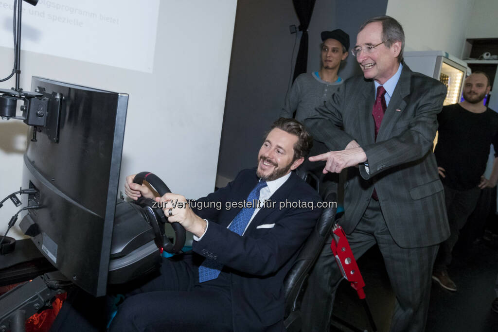 StS Harald Mahrer und WKO Präsident Christoph Leitl - Bundesministerium für Wissenschaft, Forschung und Wirtschaft: Mahrer/Leitl: KMU digital stärken, Wachstum und Arbeitsplätze sichern (Fotocredit: BMWFW/Steiger), © Aussender (08.03.2017) 