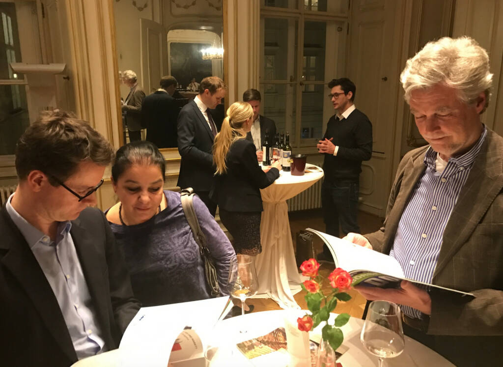 Christian Kreutzer, Caroline Millonig und Arne Johannsen fragten nach dem Börse Social Magazine http://www.boerse-social.com/magazine (09.03.2017)