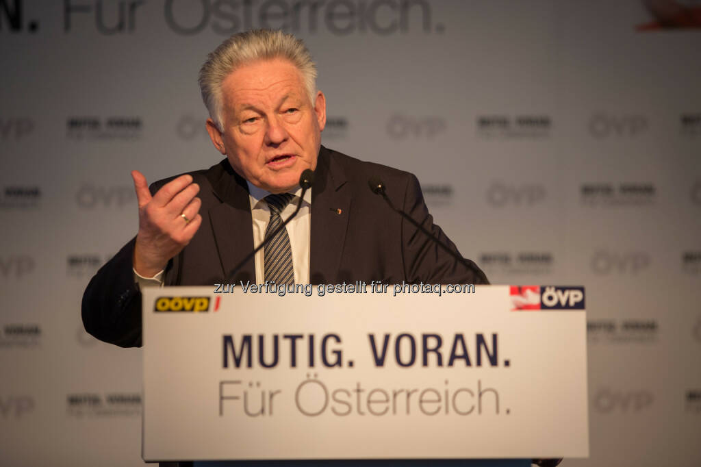 Josef Pühringer - Mitterlehner eröffnet erste ÖVP Bürgermeister-Konferenz: Nur gemeinsam sind wir stark und erfolgreich - ÖVP Bundesparteileitung: Mitterlehner eröffnet erste ÖVP Bürgermeister-Konferenz: Nur gemeinsam sind wir stark und erfolgreich (Fotocredit: ÖVP/Jakob Glaser), © Aussender (17.03.2017) 