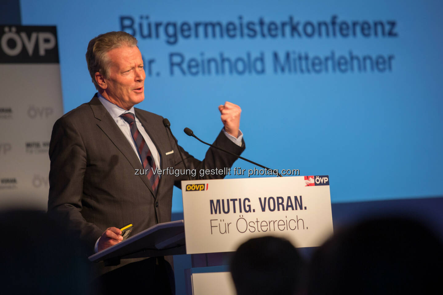 Reinhold Mitterlehner - ÖVP Bundesparteileitung: Mitterlehner eröffnet erste ÖVP Bürgermeister-Konferenz: Nur gemeinsam sind wir stark und erfolgreich (Fotocredit: ÖVP/Jakob Glaser)