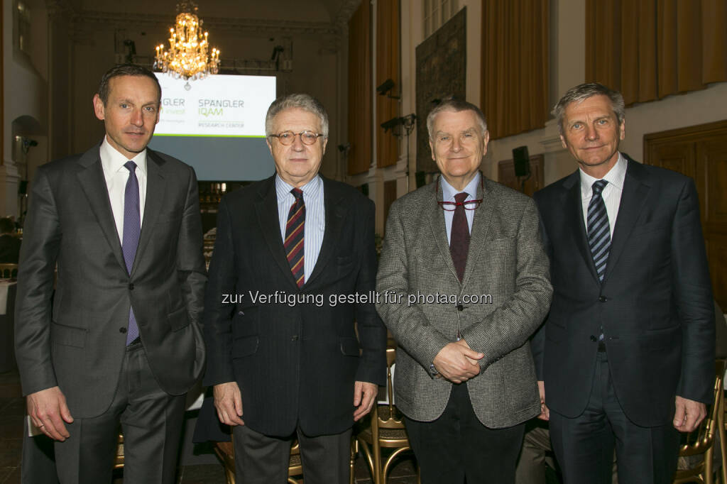 Mag. Markus Ploner, CFA, MBA (Spängler IQAM Invest), Dr. Wolfgang Petritsch (Spitzendiplomat und Außenpolitikexperte, Austrian Marshall Plan Foundation), Prof. Dr. Anton Pelinka (Politologe, Central European University Budapest) und Univ.-Prof. Dr. Dr.h.c. Josef Zechner (Spängler IQAM Invest) - Spängler IQAM Invest - Spängler Investmentforum, Residenz Salzburg, 20170323 (Foto: wildbild, Herbert Rohrer) (23.03.2017) 