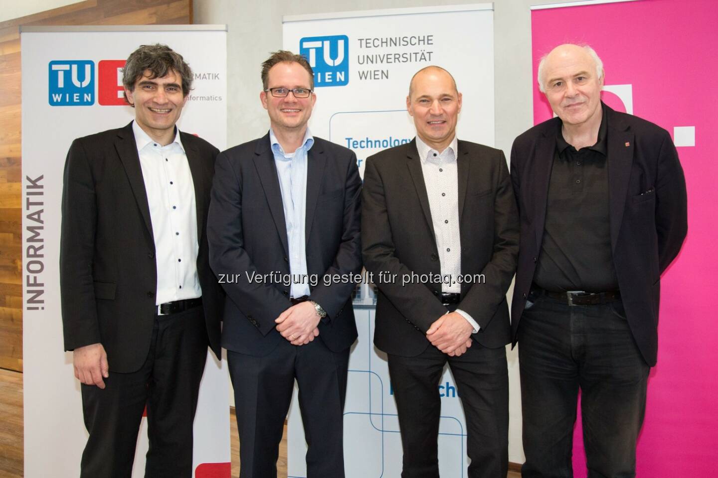 Michal Dunaj (EU Labs Programe Director, T-Labs), Björn Hohmann (Leiter Govern. & Funding, T-Labs), Rüdiger Köster (CTO T-Mobile), Hannes Werthner (Dekan der Fakultät für Informatik, TU Wien) - T-Mobile: Neue Stiftungsprofessur „Data Intelligence“ an der TU Wien (Fotocredit: TU Wien und T-Mobile/APA-Fotoservice/Rastegar)