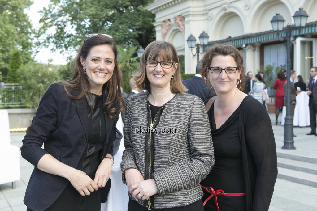 Milena Ioveva (Porr), Henriette Lininger (Wiener Börse), Bettina Pfluger (Der Standard), © finanzmarktfoto/Martina Draper (15.05.2013) 