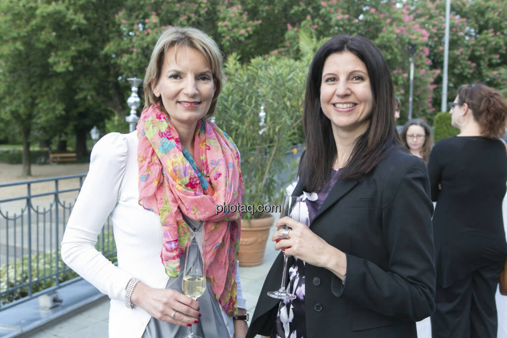 Veronika Rief (Rief Financial Communications), Ildiko Fueredi Kolarik (www.theconcept.at), © finanzmarktfoto/Martina Draper (15.05.2013) 