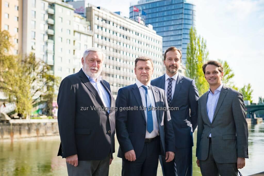 ranz Fischler (Präsident Europäisches Forum Alpbach), Robert Körbler (CEO Philips Austria), Holger Pöchhacker (GF Personal Health Philips Austria), Philippe Narval (GF Europäisches Forum Alpbach - Philips Austria GmbH: Philips Austria ist Hauptpartner der Gesundheitsgespräche des Europäischen Forum Alpbachs 2017 (Fotograf: Daniel Novotny / Fotocredit: Europäisches Forum Alpbach), © Aussender (05.04.2017) 