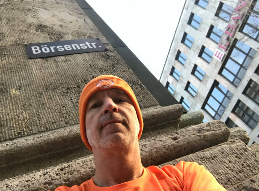 Börse Stuttgart Run http://runplugged.com/2017/04/09/sightseeing-lauf_in_stuttgart_christian_drastil_via_runplugged_runkit (09.04.2017) 