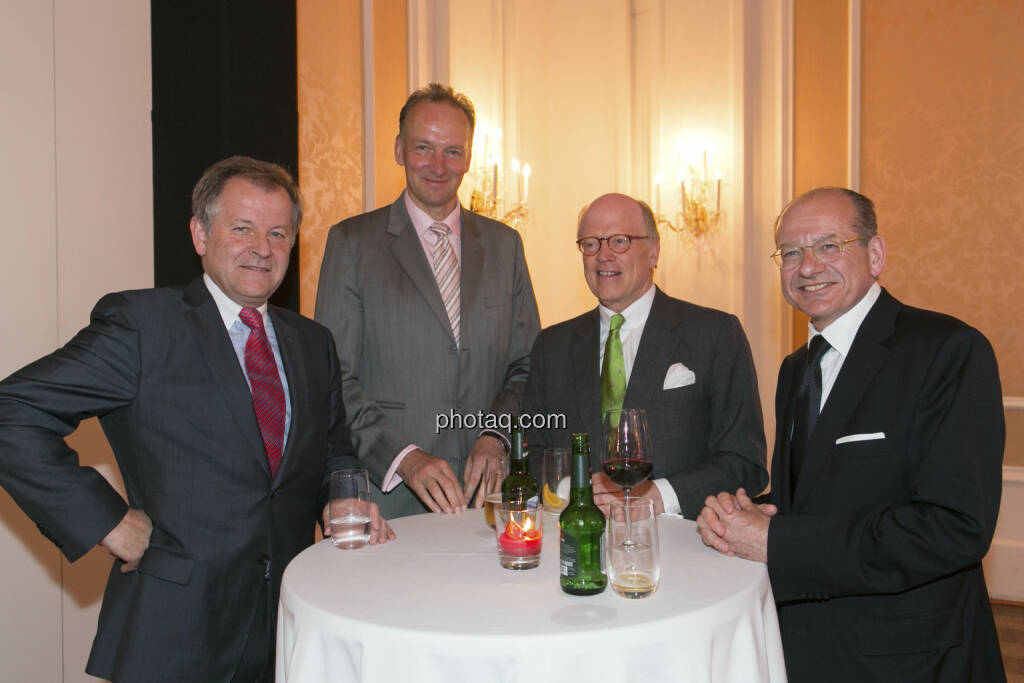 Eduard Zehetner (Immofinanz), Franz Witt-Döring, Cornelius Grupp, Michael Spiss (RCB), © finanzmarktfoto/Martina Draper (15.05.2013) 