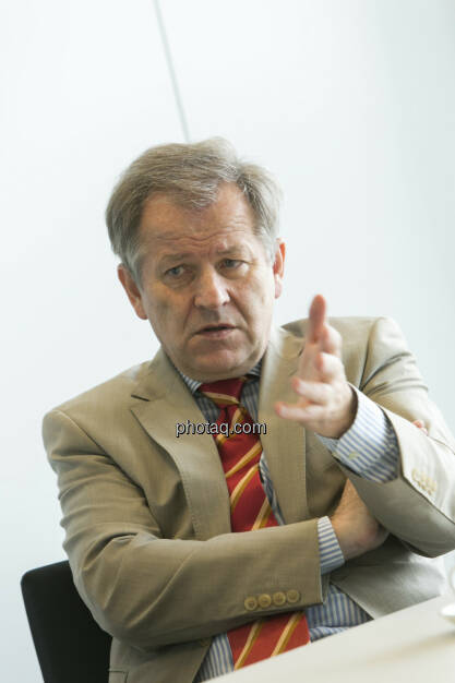 Eduard Zehetner (Immofinanz), nachdenklich, © Martina Draper (15.12.2012) 