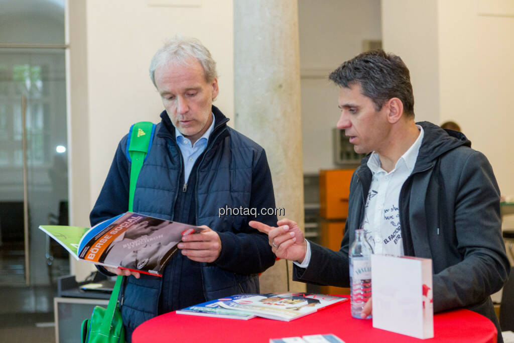 Christian Drastil (Börse Social Magazine), Michael Altrichter (Investor), © Martina Draper/photaq (20.04.2017) 